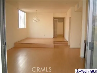 1305 N Columbus 215, Glendale, California 91202