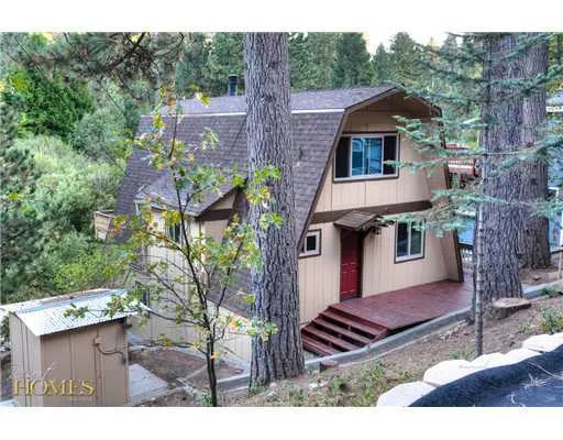 345 Fairway S, Lake Arrowhead, California 92352