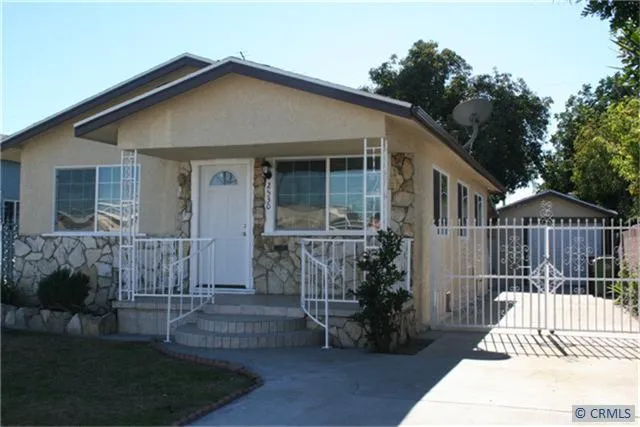 FRONT HOUSE