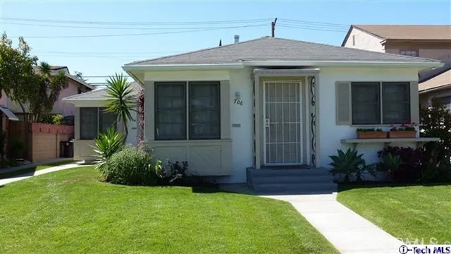 704 706 Glenoaks Boulevard W, Glendale, California 91202