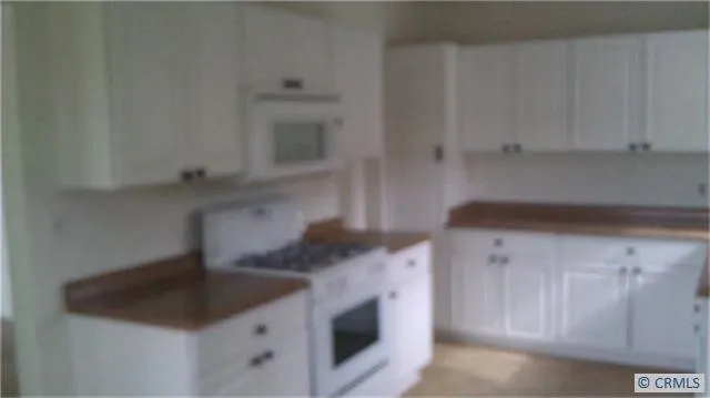 6984 Lake, Long Beach, California 90805