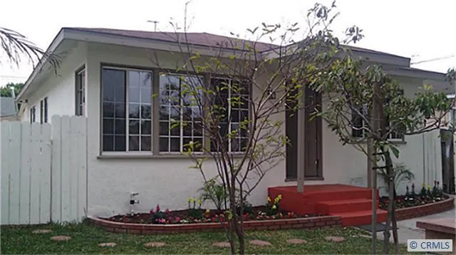 6984 Lake, Long Beach, California 90805