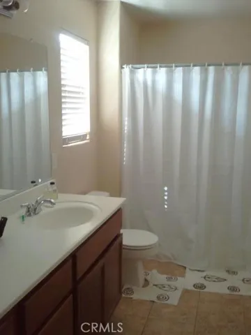 7175 Oak Tree Place, Fontana, California 92336