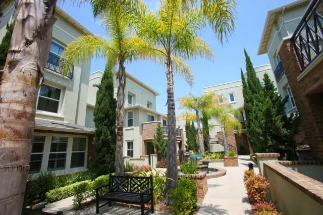 5360 Pacific Terrace 106, Hawthorne, California 90250