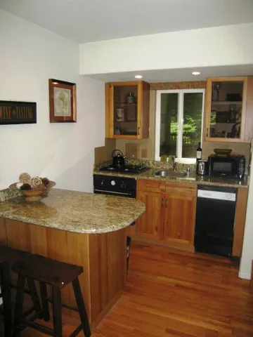 659 Community Drive, Lake Arrowhead, California 92352