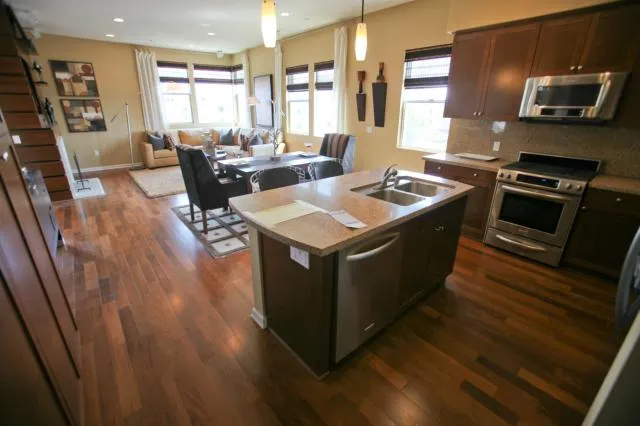5550 Boardwalk 201, Hawthorne, California 90250