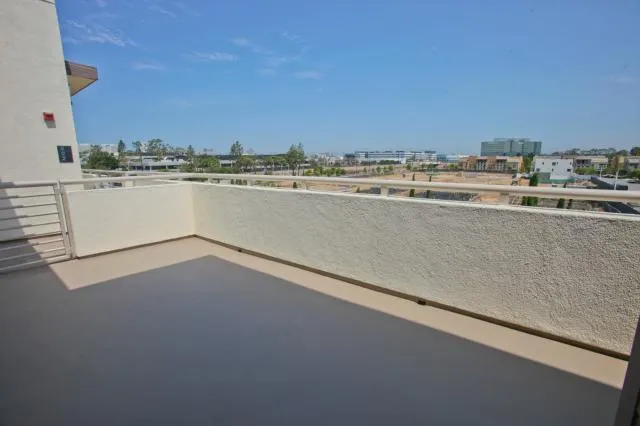 5550 Boardwalk 201, Hawthorne, California 90250