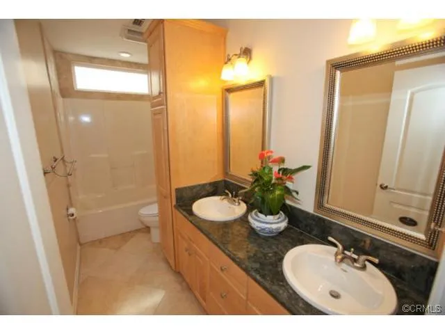 215 S Irena Avenue B, Redondo Beach, California 90277
