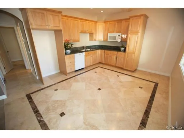 215 S Irena Avenue B, Redondo Beach, California 90277