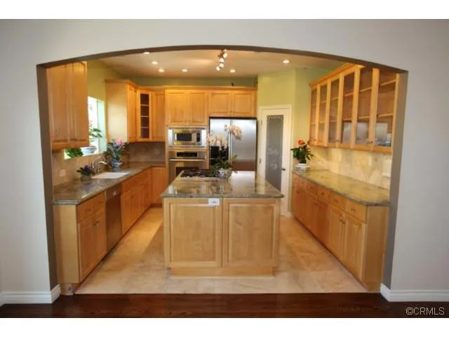 215 S Irena Avenue B, Redondo Beach, California 90277