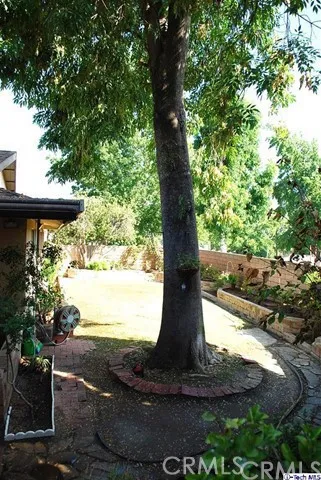 10121 Langmuir Avenue, Sunland, California 91040
