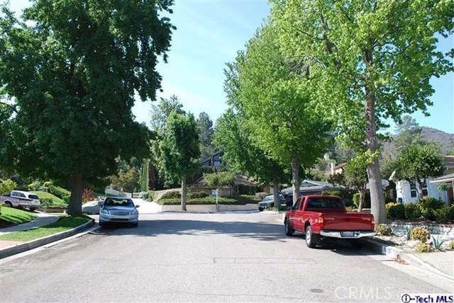 10121 Langmuir Avenue, Sunland, California 91040