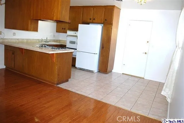 10121 Langmuir Avenue, Sunland, California 91040