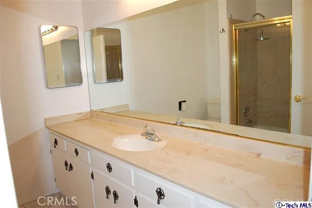 10121 Langmuir Avenue, Sunland, California 91040
