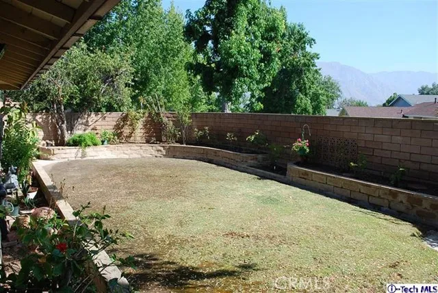 10121 Langmuir Avenue, Sunland, California 91040