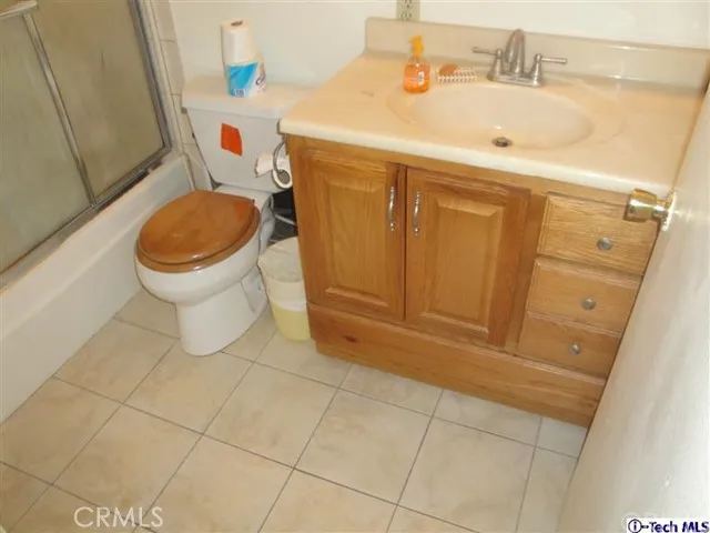 10707 New Haven Street 17, Sun Valley, California 91352