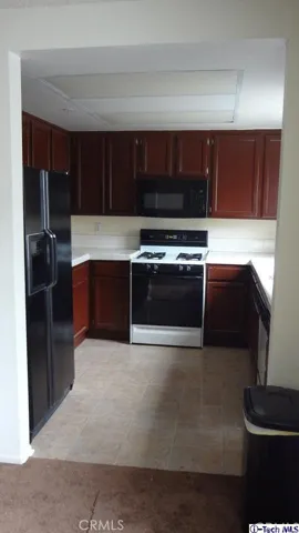 13550 Foothill Boulevard 6, Sylmar, California 91342