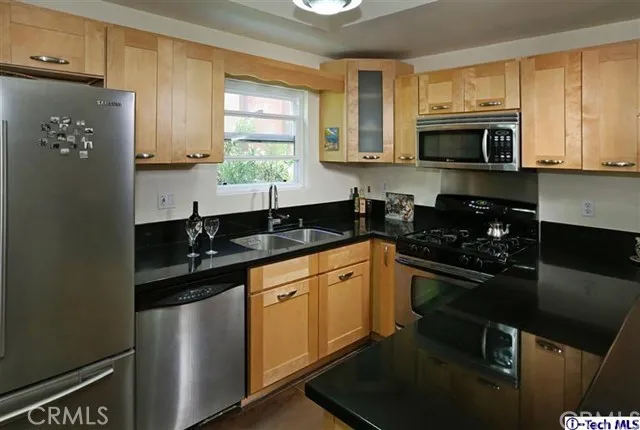 130 S Mentor Avenue 103, Pasadena, California 91106