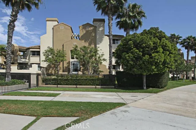 310 Lake Street 205, Huntington Beach, California 92648