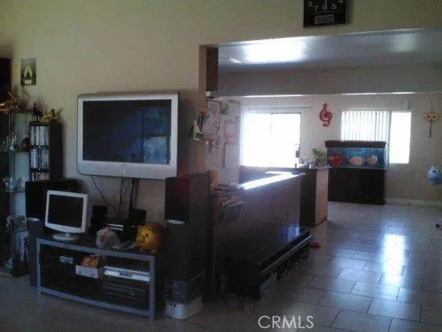187 E Kirkwall Road, Azusa, California 91702