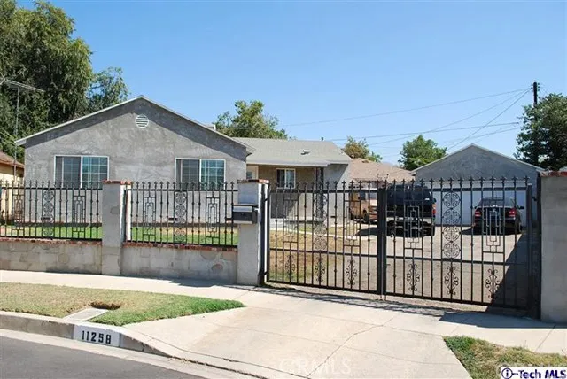 11258 Bartee, San Fernando, California 91345