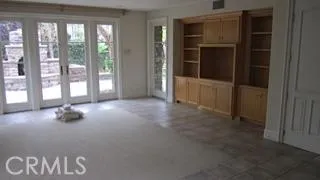 FAMILY ROOM & ENTERTAINMENT CENTER