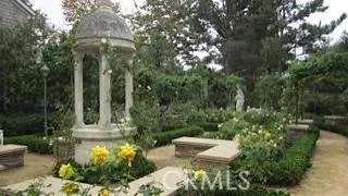 COMMUNITY ROSE GARDEN