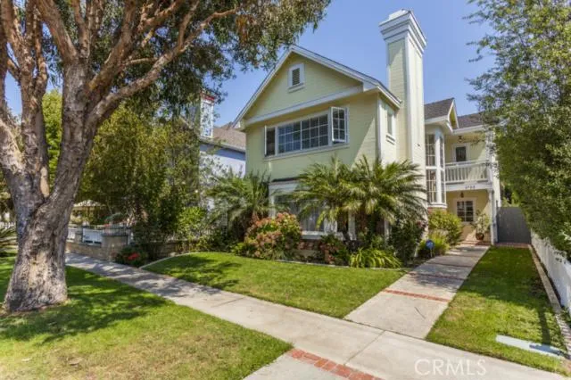 1722 Lake Street, Huntington Beach, California 92648