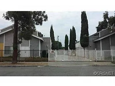 2104 Raymond Avenue 8, Altadena, California 91001