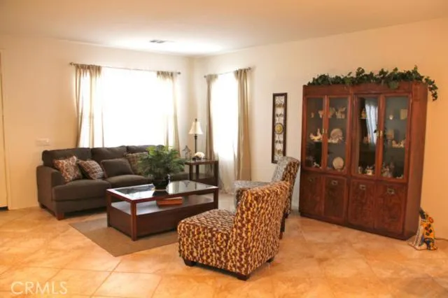 543 Silverhawk Drive, Corona, California 92879