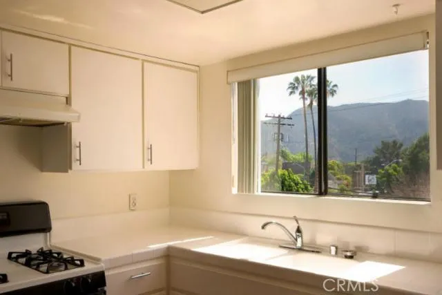 225 N Rose Street 311, Burbank, California 91505