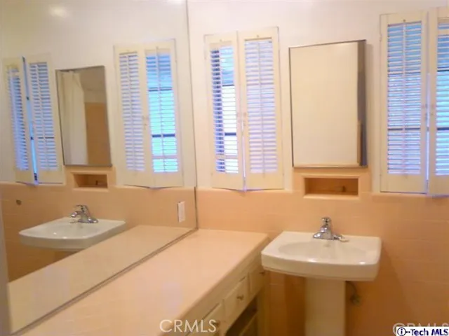 176 S Orange Grove Boulevard 231, Pasadena, California 91105