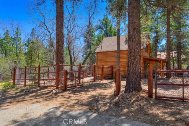 297 Pine Lane, Sugarloaf, California 92386