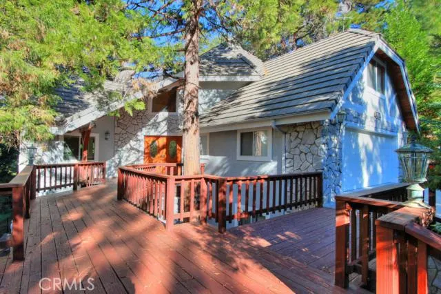 453 Bay View Drive, Lake Arrowhead, California 92352