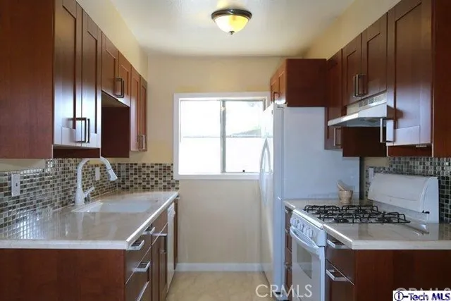 250 W Spazier Avenue 104, Burbank, California 91502