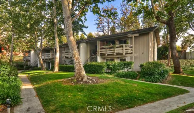 Gorgeous landscaping throughout this neighborhood adds to the value!