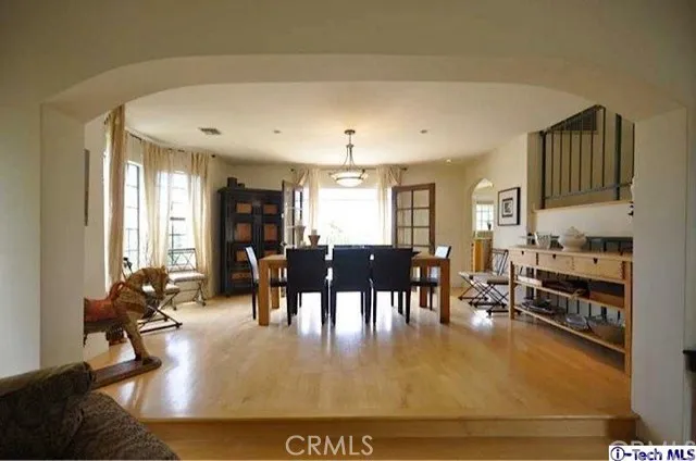 9460 Wayside Drive, Sunland, California 91040
