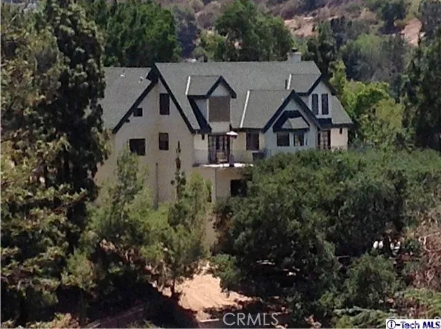 9460 Wayside Drive, Sunland, California 91040