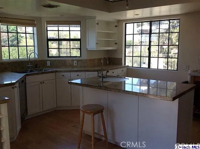 9460 Wayside Drive, Sunland, California 91040