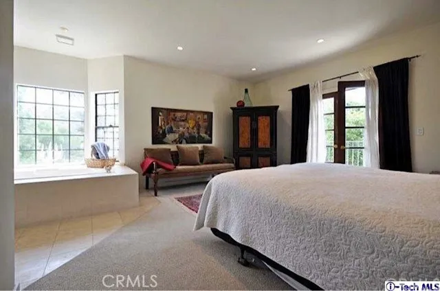 9460 Wayside Drive, Sunland, California 91040