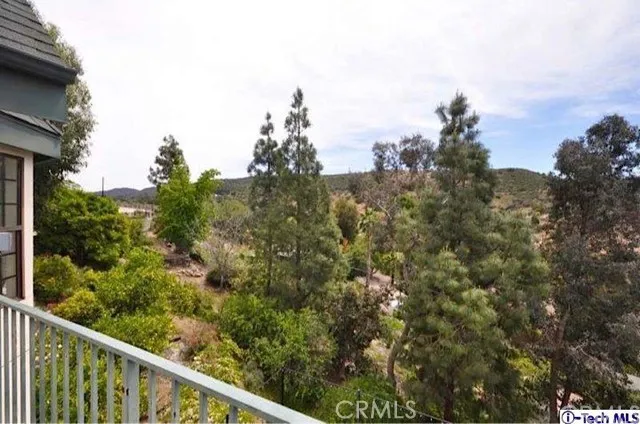 9460 Wayside Drive, Sunland, California 91040