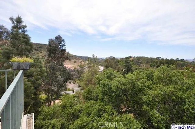 9460 Wayside Drive, Sunland, California 91040