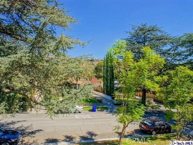 2222 Waltonia Drive, Montrose, California 91020