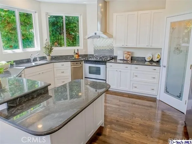 2222 Waltonia Drive, Montrose, California 91020