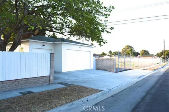 1070 W 209th Street, Torrance, California 90502