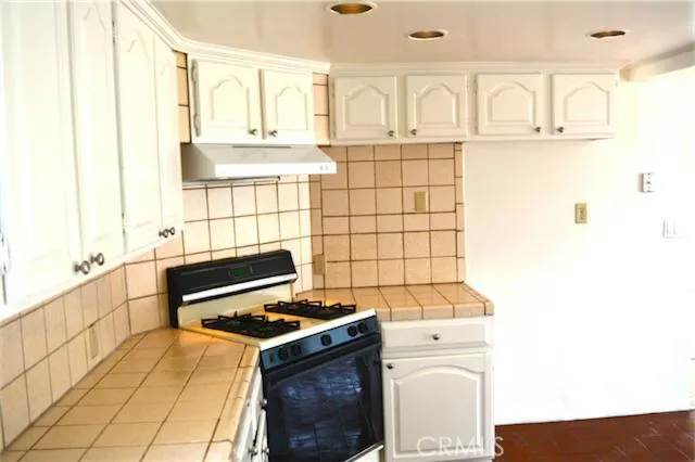 1070 W 209th Street, Torrance, California 90502