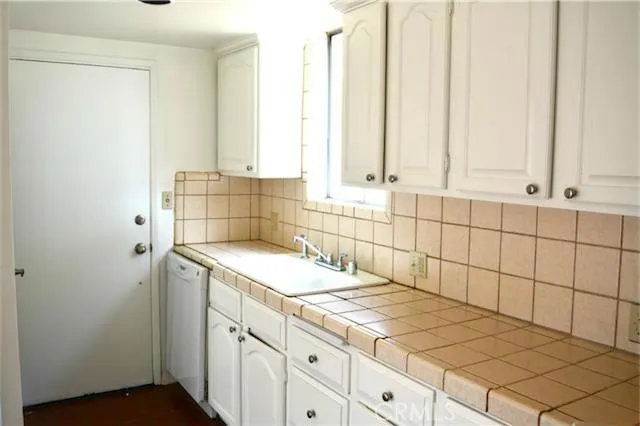 1070 W 209th Street, Torrance, California 90502