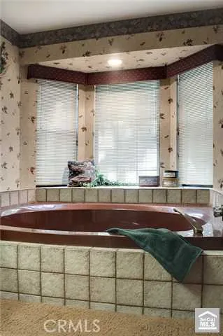 39902 Lakeview Drive, Big Bear, California 92315