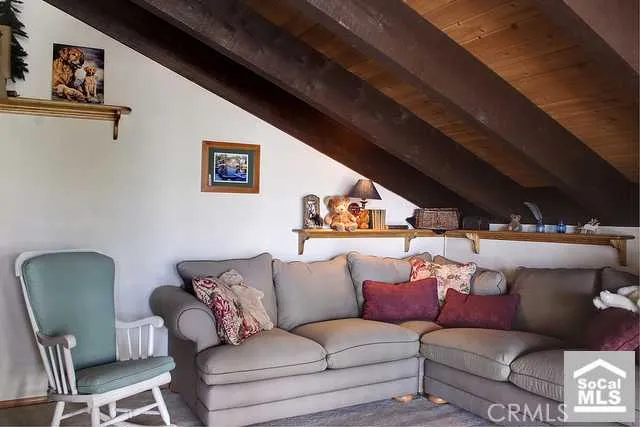 39902 Lakeview Drive, Big Bear, California 92315