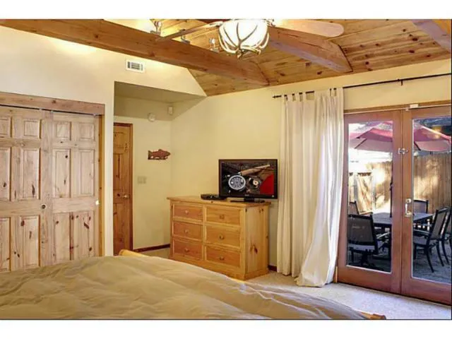 42665 Peregrine Avenue, Big Bear, California 92315